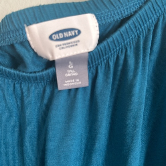 Old Navy off the shoulder top - Picture 2 of 3